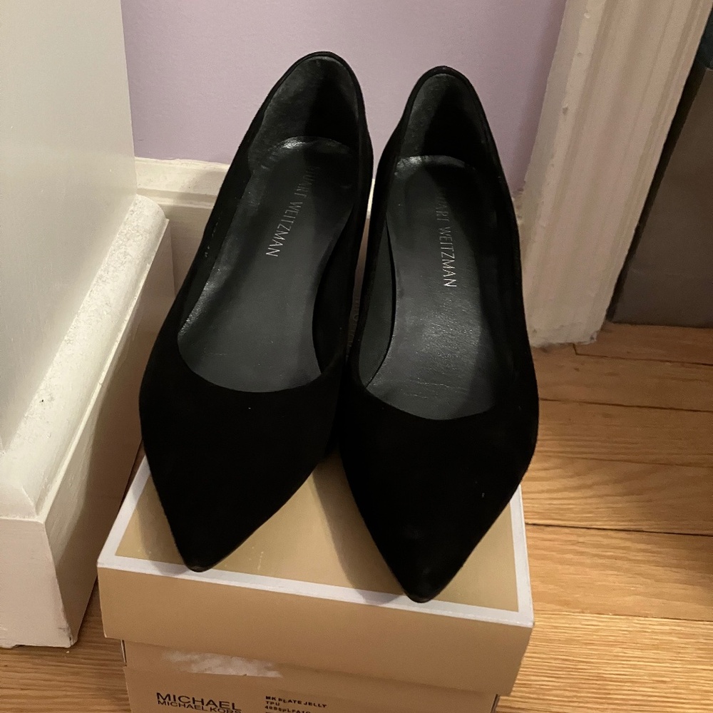 Stuart Weitzman Black Suede Pumps sz 8